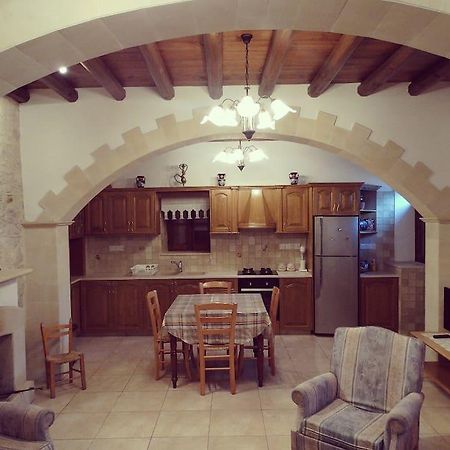 Corner Cottage Lania Luaran gambar